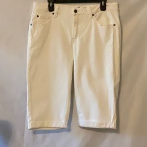 😍😍Final Markdown NWOT White Shorts Sz 12 😍😍